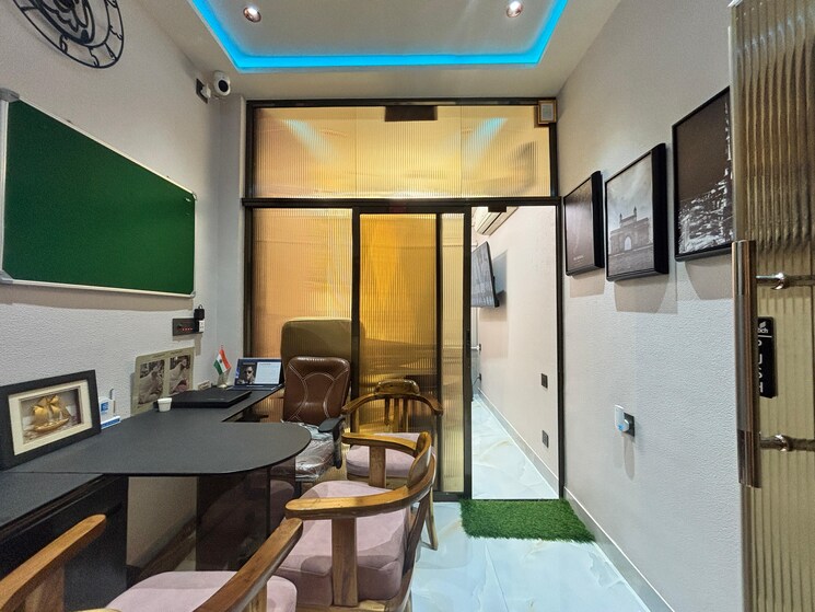 Team Area, lokhandwala-complex Commercial Office Space 195 Sq.Ft. In Andheri West Mumbai 9116900