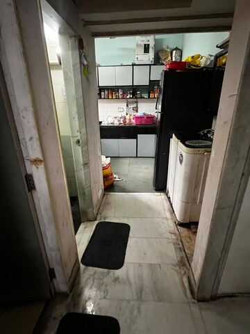 Bathroom in 2 BHK Apartment at Vile Parle East – for Rent