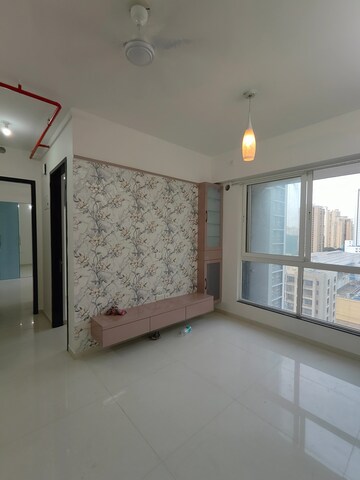 Room in 2 BHK Apartment at Sheth Zuri, Laxmi Nagar – for Rent