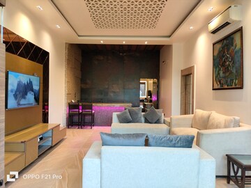 Bedroom in 3 BHK Builder Floor at Defence Colony – for Rent