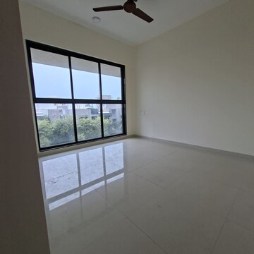 Room in 3 BHK Apartment at Lodha Allura, Worli – for Rent