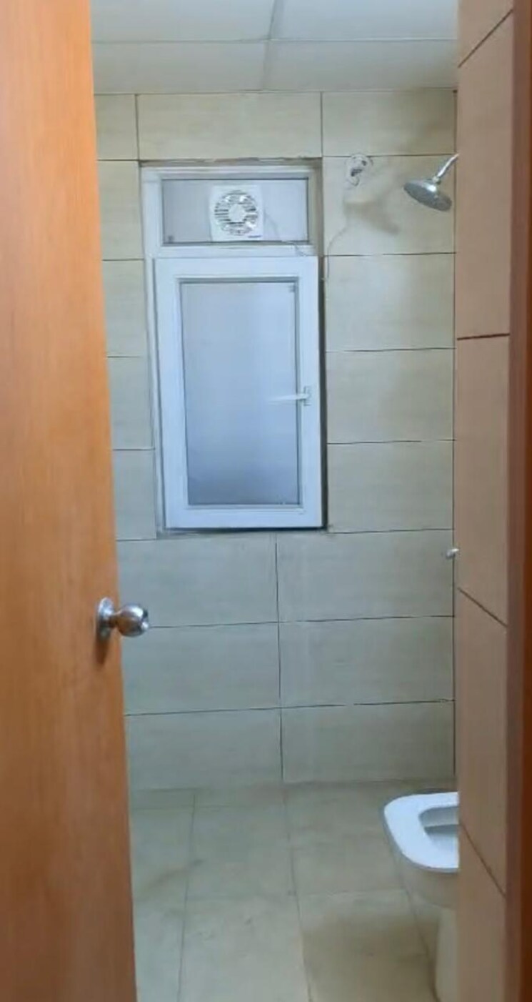 Bathroom, antriksh-golf-city 2.5 Bedroom 1270 Sq.Ft. Apartment In Sector 150 Noida 9117022