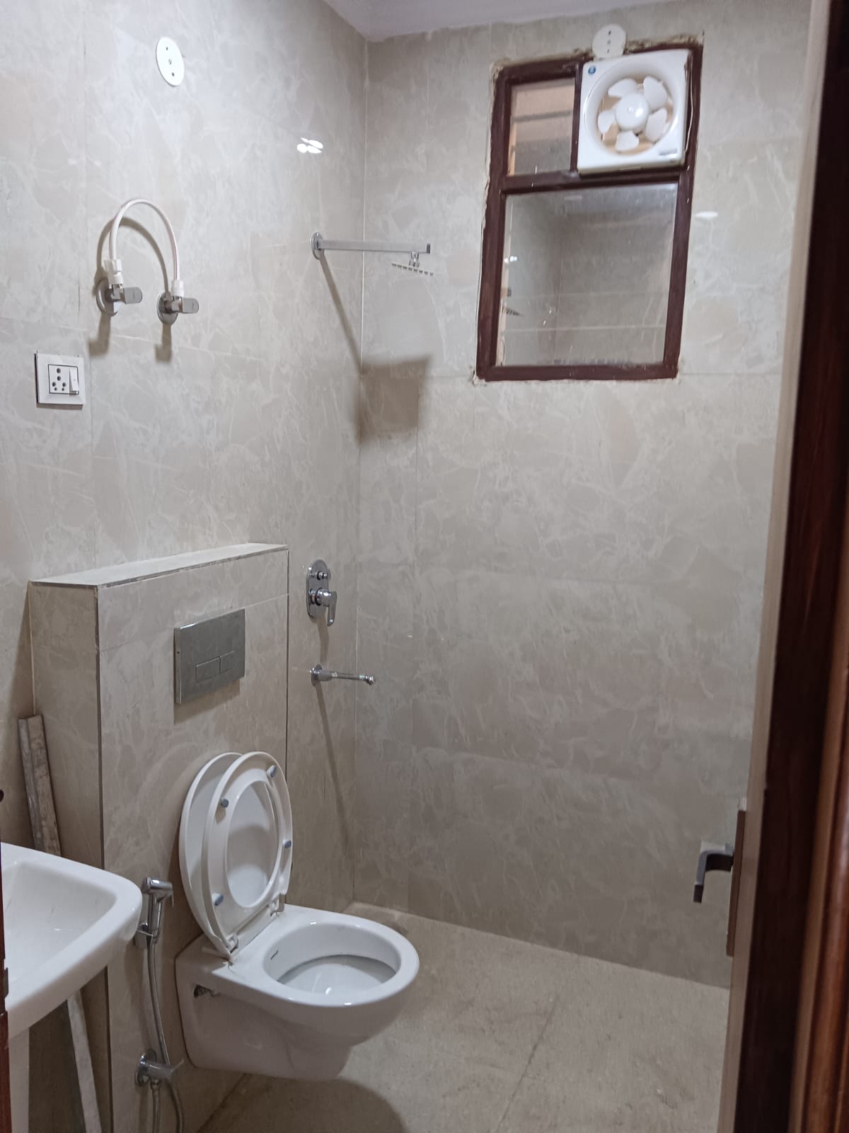 2 BHK Builder Floor For Rent in RPS Palm Drive