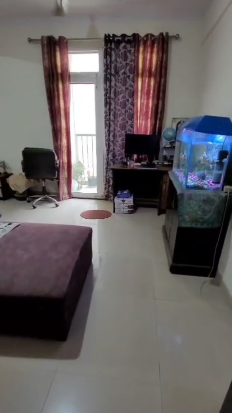 3 BHK 1400 Sq.Ft. Apartment in Gaur City 4th Avenue