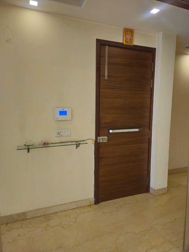 Room, greater kailash part 3 3 Bedroom 1950 Sq.Ft. Builder Floor In Greater Kailash Part 3 Delhi 9117090