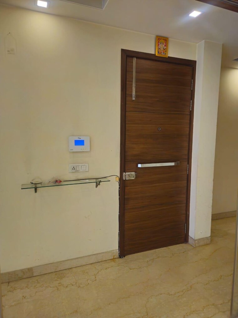 Room, greater kailash part 3 3 Bedroom 1950 Sq.Ft. Builder Floor In Greater Kailash Part 3 Delhi 9117090