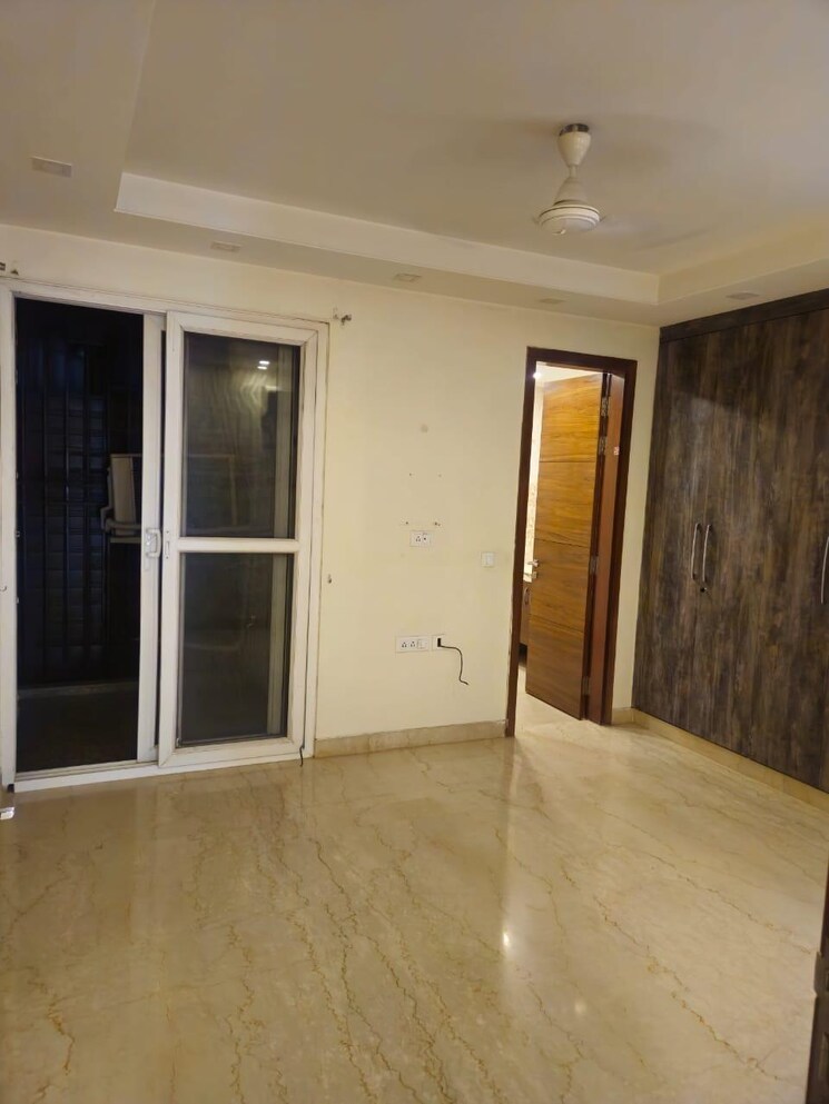 Room, greater kailash part 3 3 Bedroom 1950 Sq.Ft. Builder Floor In Greater Kailash Part 3 Delhi 9117090