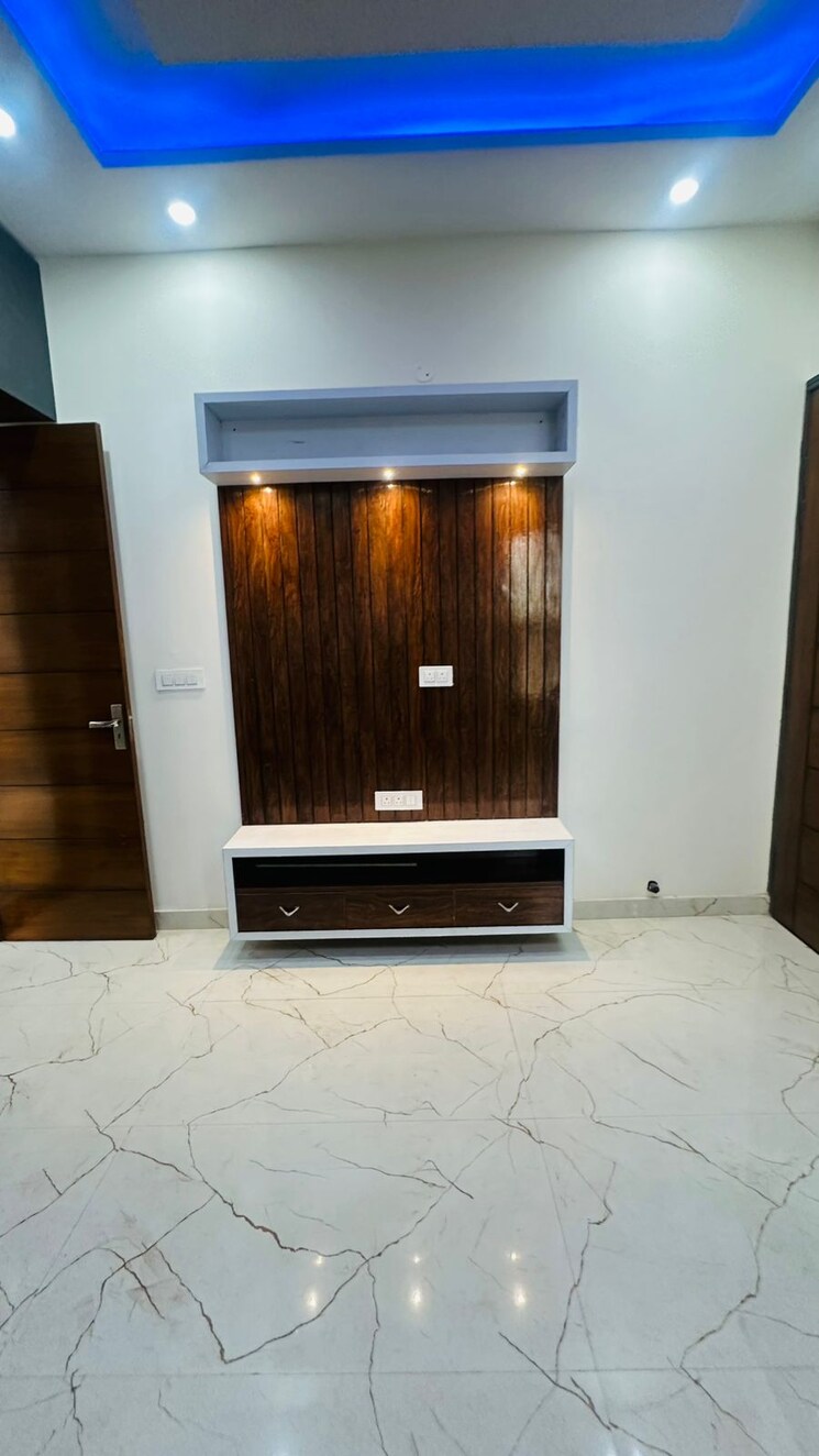 Room, patiala road 4 Bedroom 1250 Sq.Ft. Independent House In Patiala Road Zirakpur 9117092