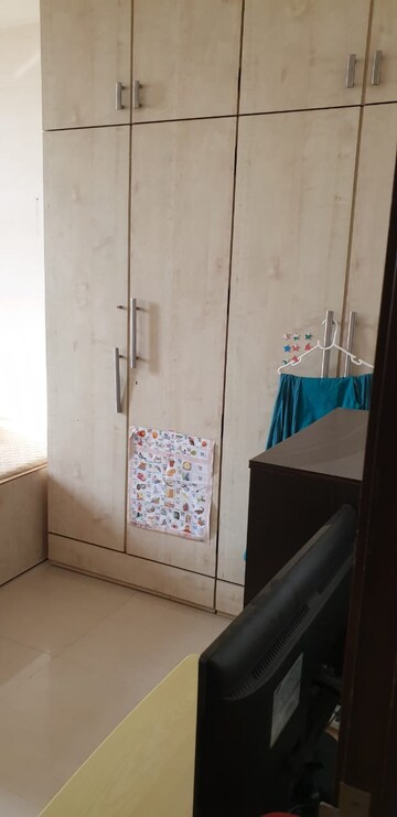 Furnished Amenities in 1 BHK Apartment at Bhavani Bhuvan, Kalbadevi – for Rent