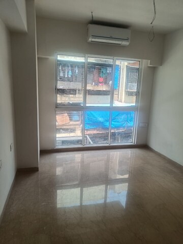 Room in 1.5 BHK Apartment at Omkar Meridia, Kurla West – for Rent