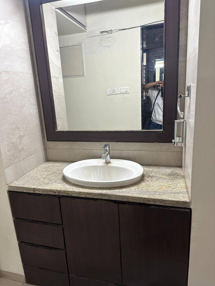 Bathroom, silver-woods-wakad 2 Bedroom 997 Sq.Ft. Apartment In Wakad Pune 9117142