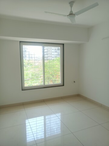 Room in 2 BHK Apartment at Kalyani Nagar – for Sale