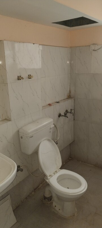Bathroom in 2 BHK Apartment at OP Floridaa, Sector 82 – for Rent