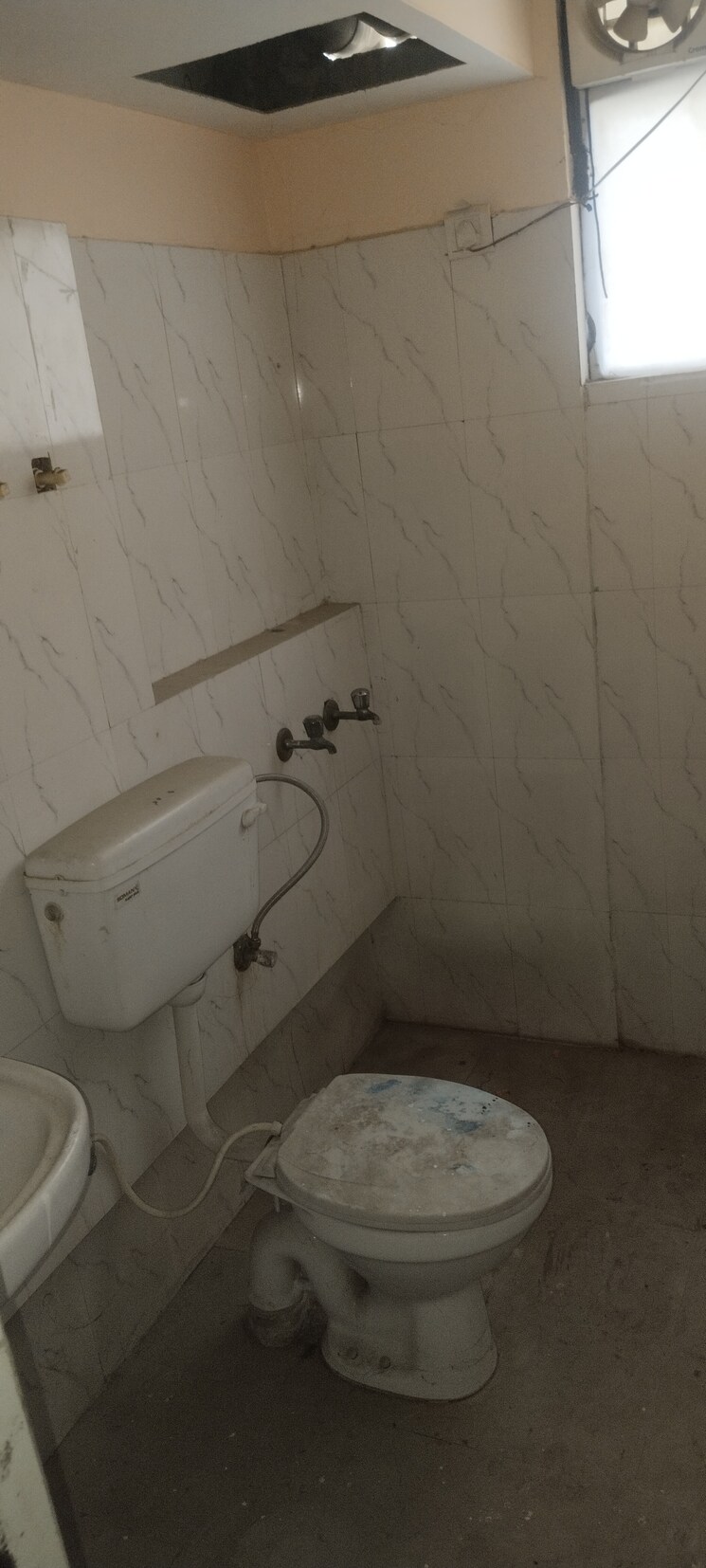 Bathroom, op-floridaa 2 Bedroom 473 Sq.Ft. Apartment In Sector 82 Faridabad 9117161