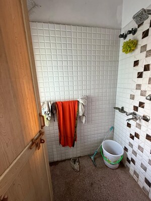 Bathroom in 3.5 BHK Apartment at Mayur Vihar 1 – for Sale