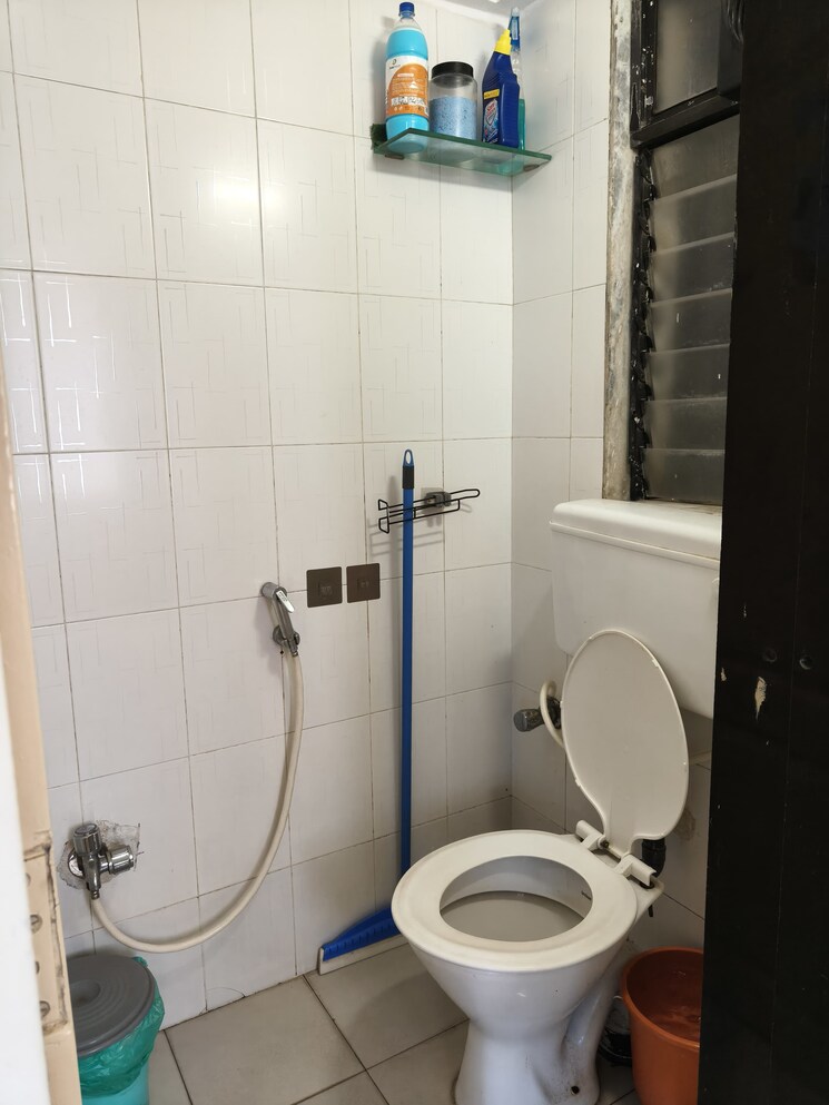 Bathroom, sai-milan-chs 1 Bedroom 475 Sq.Ft. Apartment In Worli Mumbai 9117209
