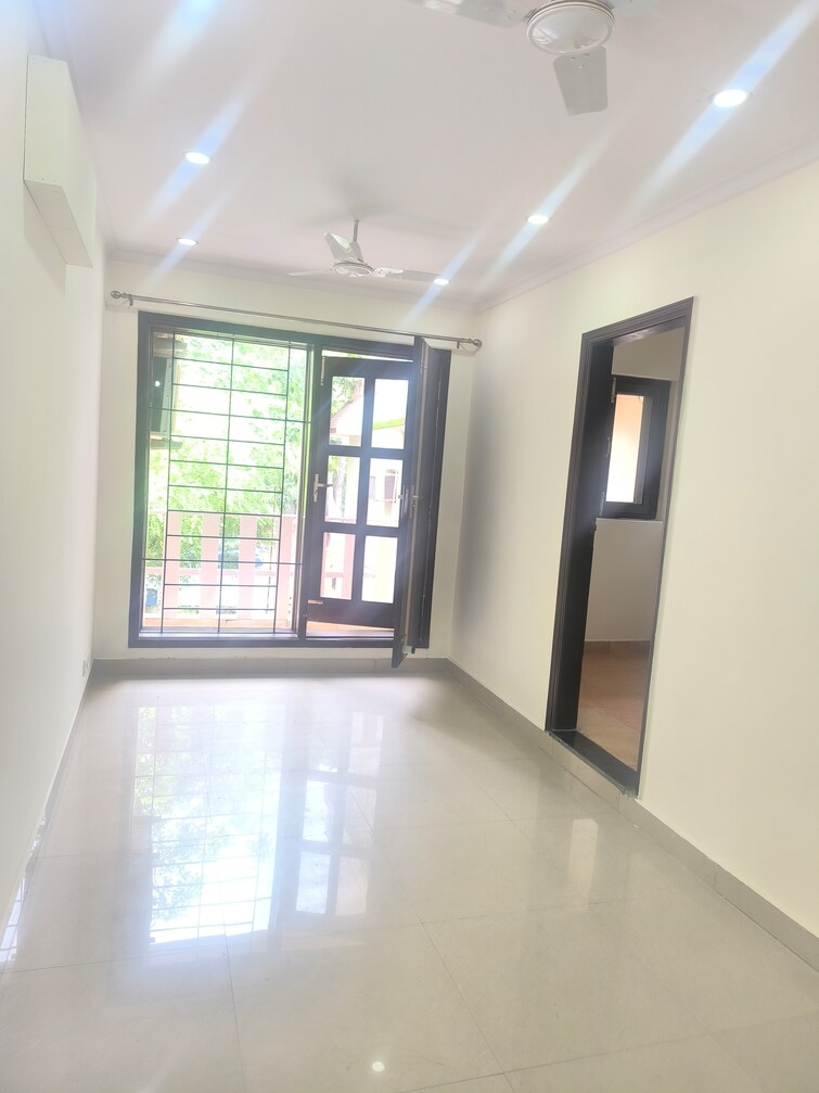 Cover Image, vasant kunj 4 Bedroom 1800 Sq.Ft. Apartment In Vasant Kunj Delhi 9117219