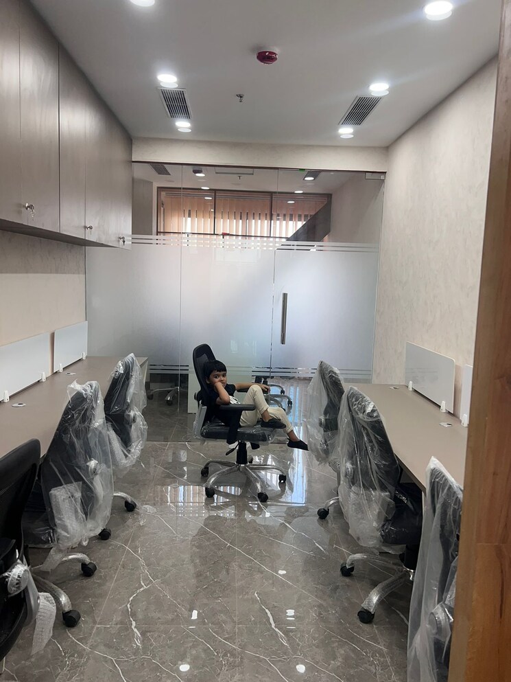 Team Area, assotech-business-cresterra Commercial Office Space 600 Sq.Ft. In Sector 135 Noida 9117220