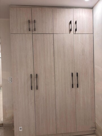 Furnished Amenities in 4 BHK Apartment at Vasant Kunj – for Rent