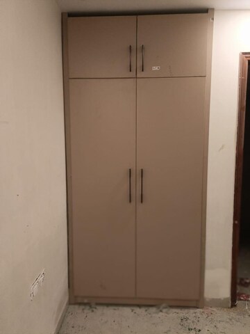 Room in 4 BHK Apartment at Vasant Kunj – for Rent