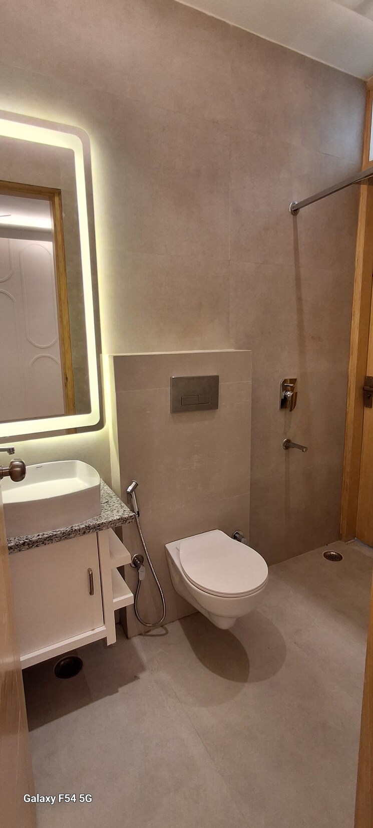 Bathroom, vasant kunj 4 Bedroom 1800 Sq.Ft. Apartment In Vasant Kunj Delhi 9117249