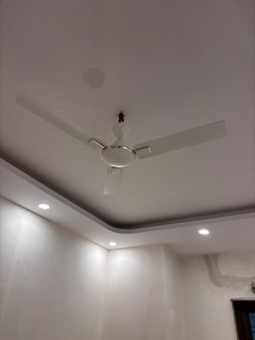 Furnished Amenities in 4 BHK Apartment at Vasant Kunj – for Rent