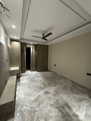 Room in 3 BHK Builder Floor at Janakpuri – for Sale