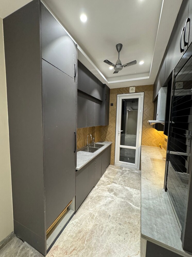 Kitchen, janakpuri 3 Bedroom 1360 Sq.Ft. Builder Floor In Janakpuri Delhi 9117247