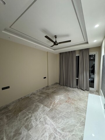 Room in 3 BHK Builder Floor at Janakpuri – for Sale