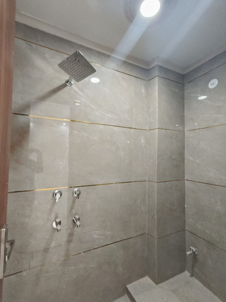 Bathroom, nidhi-exclusive-floors 3 Bedroom 1300 Sq.Ft. Apartment In Mehrauli Delhi 9117252