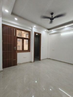 Room in 3 BHK Apartment at Nidhi Exclusive Floors, Mehrauli – for Sale