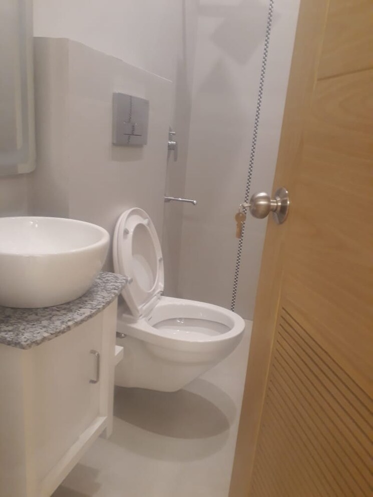 Bathroom, vasant kunj 4 Bedroom 1600 Sq.Ft. Apartment In Vasant Kunj Delhi 9117261