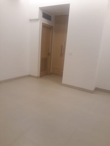 Room in 4 BHK Apartment at Vasant Kunj – for Rent
