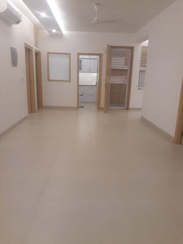Room in 4 BHK Apartment at Vasant Kunj – for Rent