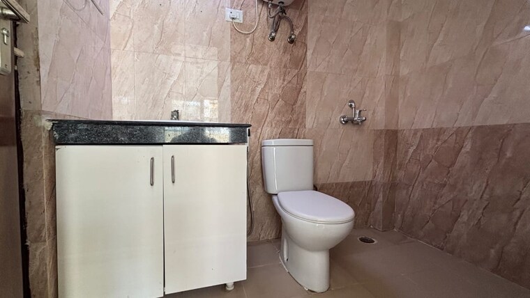 Bathroom, eros-sampoornam 3 Bedroom 1425 Sq.Ft. Apartment In Sector 2 Greater Noida Greater Noida 9117288