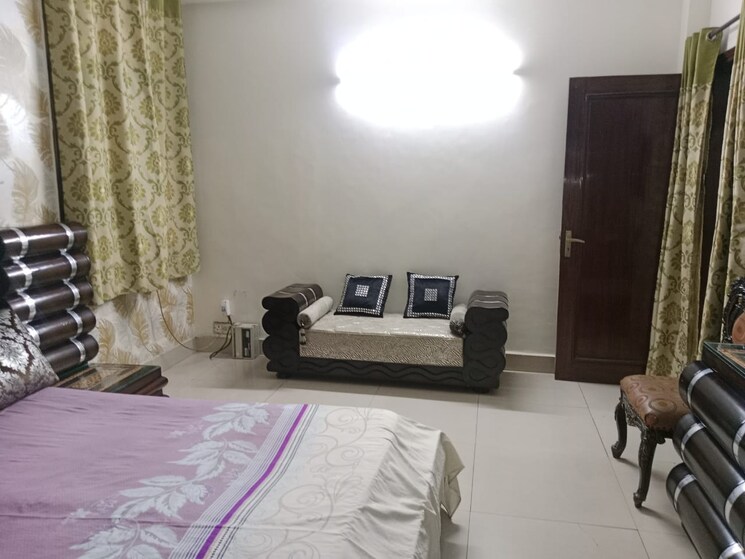 Bedroom, janakpuri 3 Bedroom 1800 Sq.Ft. Builder Floor In Janakpuri Delhi 9117298