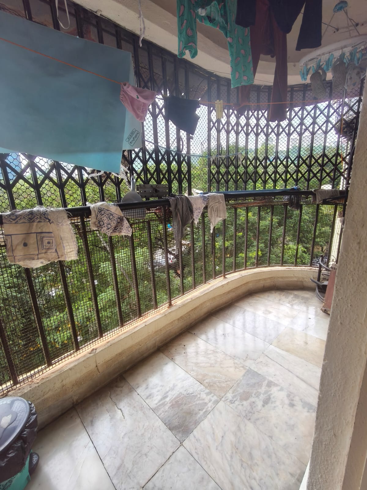 1 BHK 600 Sq.Ft. Apartment in Lok Gaurav Society