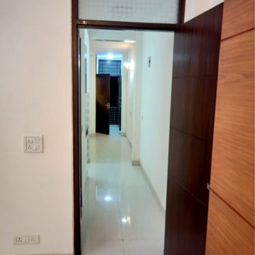 Building Lobby in 1 BHK Builder Floor at Malviya Nagar – for Rent