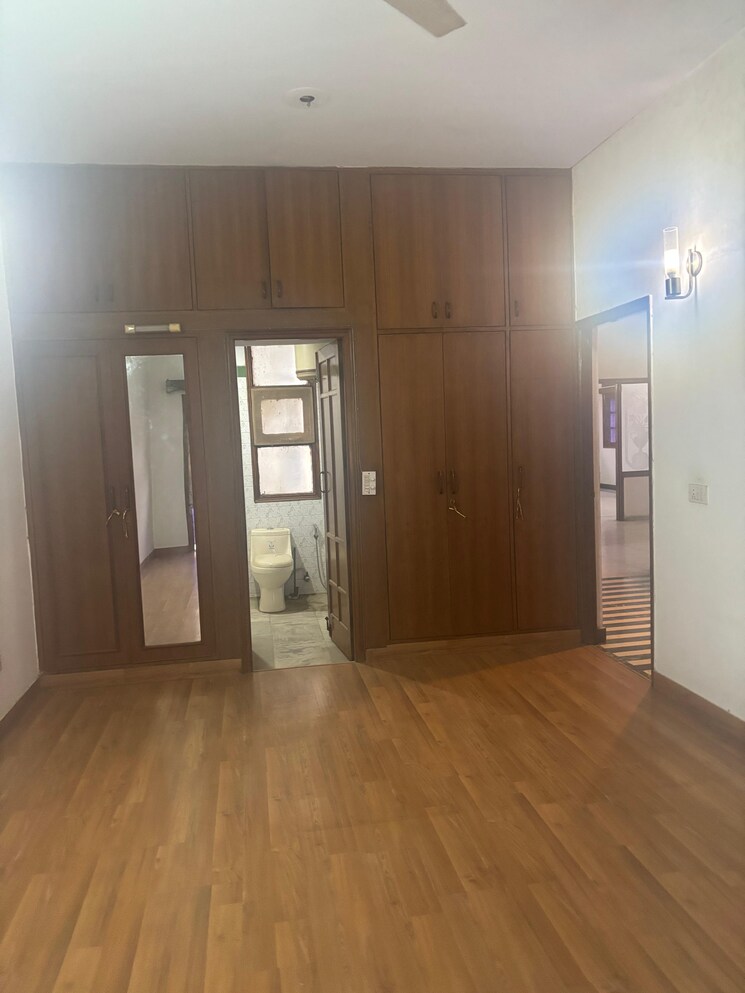 Room, palam vihar 6 Bedroom 4000 Sq.Ft. Independent House In Palam Vihar Gurgaon 9117344