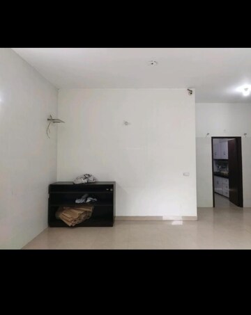 Room in 3.5 BHK Independent House at Super MIG, Sector 105 – for Rent