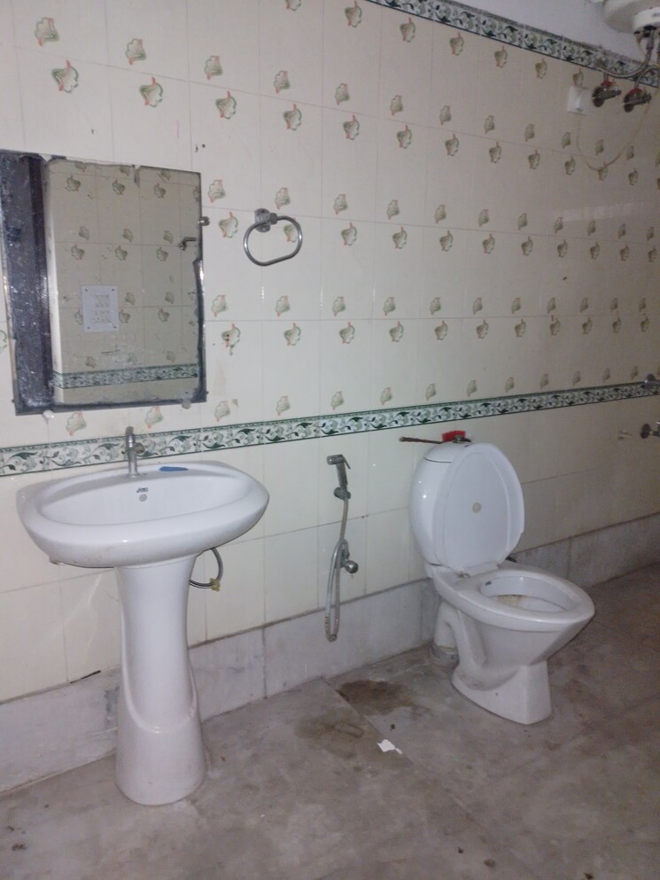 Bathroom, delta ii greater noida 3 Bedroom 1200 Sq.Ft. Villa In Delta Ii Greater Noida Greater Noida 9117385