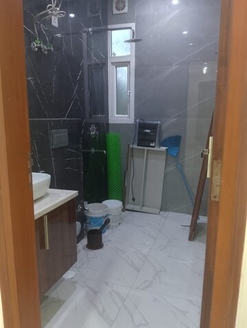 Bathroom in 4 BHK Builder Floor at Unitech Deerwood Chase, Nirvana Country – for Rent