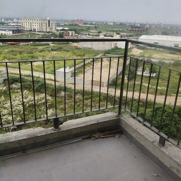 2 BHK Apartment For Rent in ROF Aalayas, Sector 102