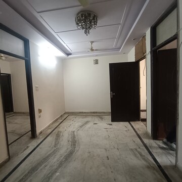Room in 3.5 BHK Builder Floor at Govindpuri – for Rent