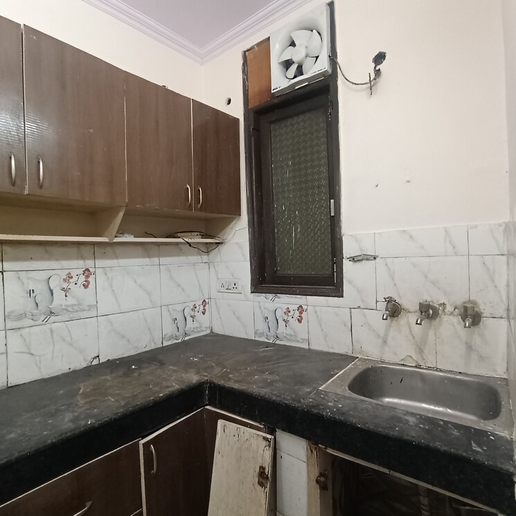 Kitchen, govindpuri 3.5 Bedroom 900 Sq.Ft. Builder Floor In Govindpuri Delhi 9117429