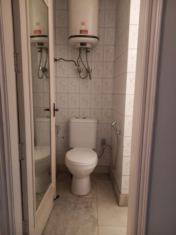 Attached Bathroom in 4 BHK Villa at Nizamuddin – for Rent