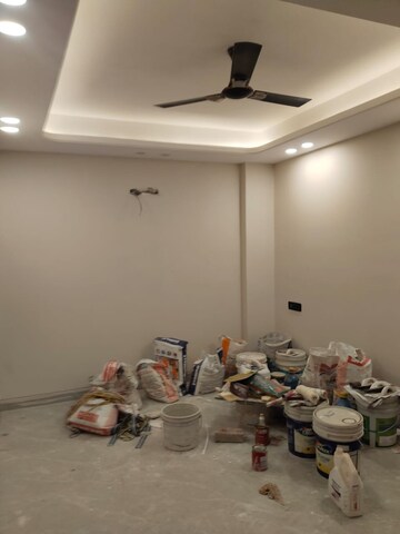 Parking in 6+ BHK Independent House at Vasant Kunj – for Rent