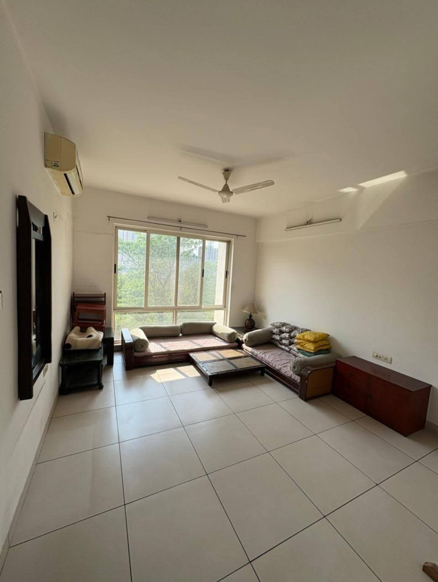 3.5 BHK + Servant Room 2100 Sq.Ft. Apartment in Marvel Isola