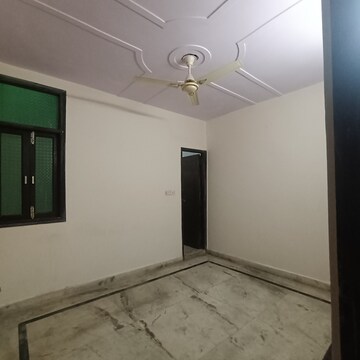 Room in 3.5 BHK Builder Floor at Govindpuri – for Rent
