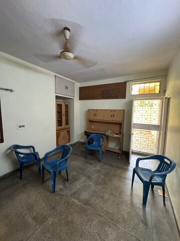 Room in 3 BHK Apartment at Janakpuri – for Rent